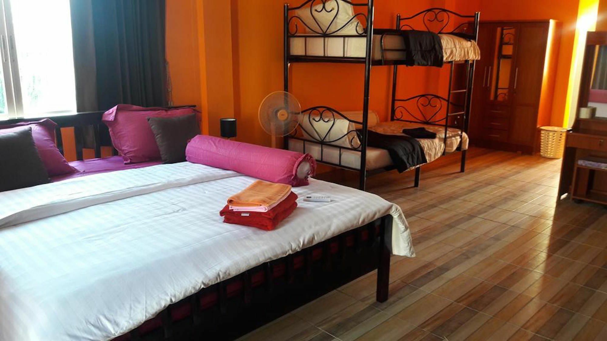 Concordia Guesthouse Pantai Jomtien Bagian luar foto